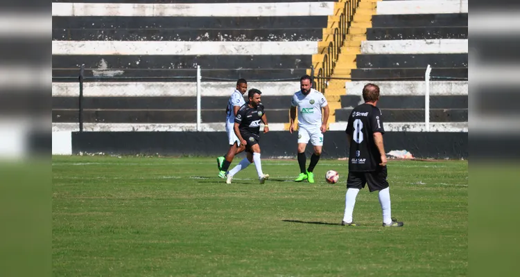 Confira imagens do confronto entre as lideranças.