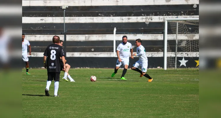 Confira imagens do confronto entre as lideranças.