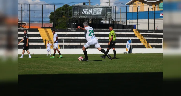Confira imagens do confronto entre as lideranças.