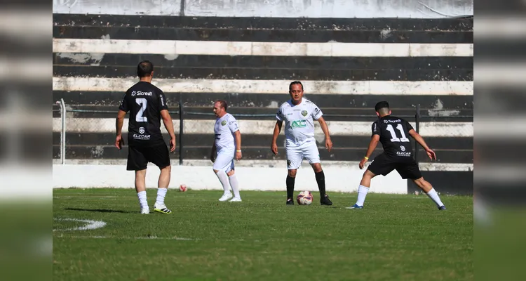 Confira imagens do confronto entre as lideranças.