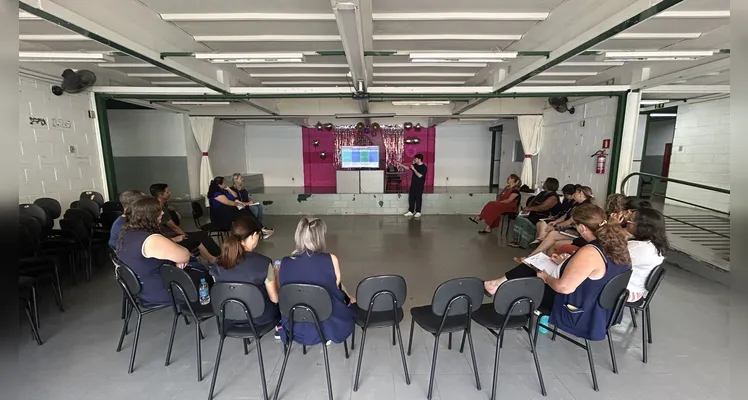 Durante a formação, os participantes conheceram a metodologia do projeto, as ferramentas e as novidades para as ações desenvolvidas ao longo do ano.