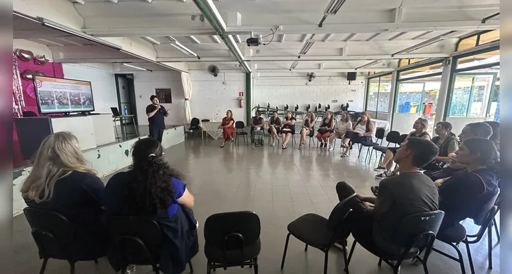 Durante a formação, os participantes conheceram a metodologia do projeto, as ferramentas e as novidades para as ações desenvolvidas ao longo do ano.