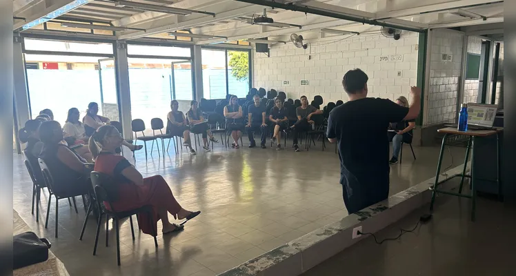 Durante a formação, os participantes conheceram a metodologia do projeto, as ferramentas e as novidades para as ações desenvolvidas ao longo do ano.