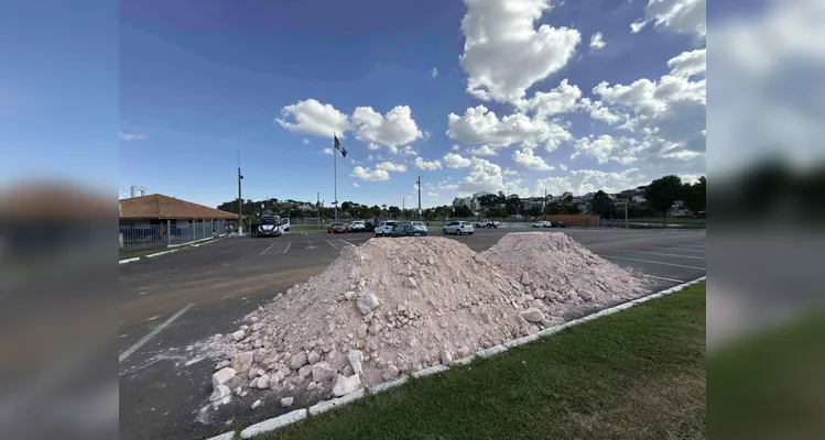 Parque Lacustre recebe revitalização nos lagos e controle da água em Castro