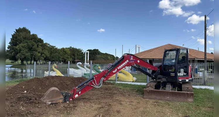 Parque Lacustre recebe revitalização nos lagos e controle da água em Castro
