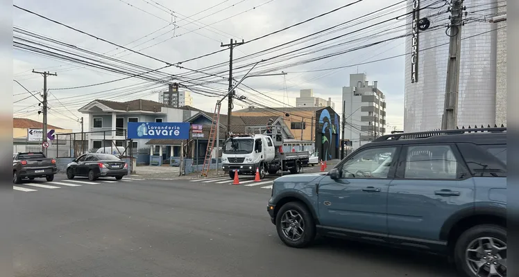 Os três semáforos do cruzamento entre a Avenida Balduíno Taques e Rua José do Patrocínio devem funcionar a partir de maio em Ponta Grossa.