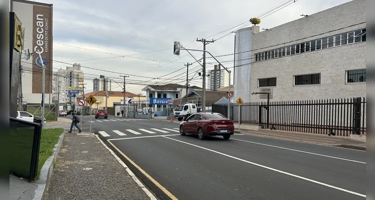 Os três semáforos do cruzamento entre a Avenida Balduíno Taques e Rua José do Patrocínio devem funcionar a partir de maio em Ponta Grossa.