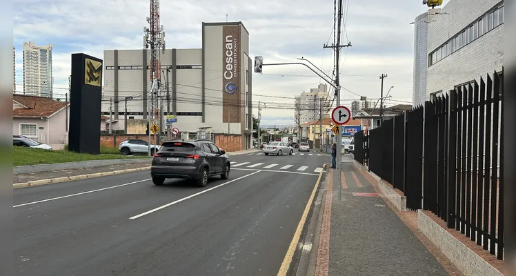 Os três semáforos do cruzamento entre a Avenida Balduíno Taques e Rua José do Patrocínio devem funcionar a partir de maio em Ponta Grossa.
