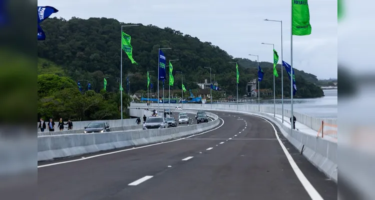 Ponte de Guaratuba é liberada totalmente para veículos após maratona no Litoral do Paraná