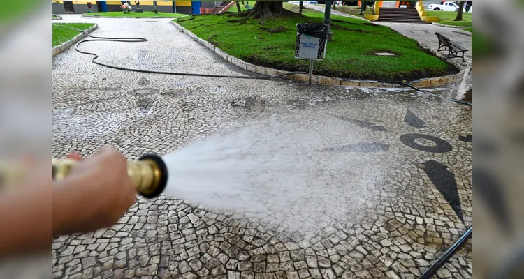A força-tarefa de revitalização da Praça Barão do Rio Branco, no Ponto Azul