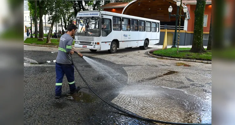 A força-tarefa de revitalização da Praça Barão do Rio Branco, no Ponto Azul