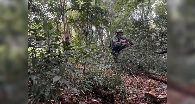 Os policiais militares realizaram patrulhamento no local.