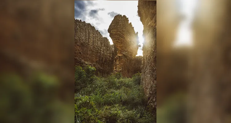 Parque Estadual de Vila Velha abre neste feriado de terça e amplia passeio nos Campos Gerais