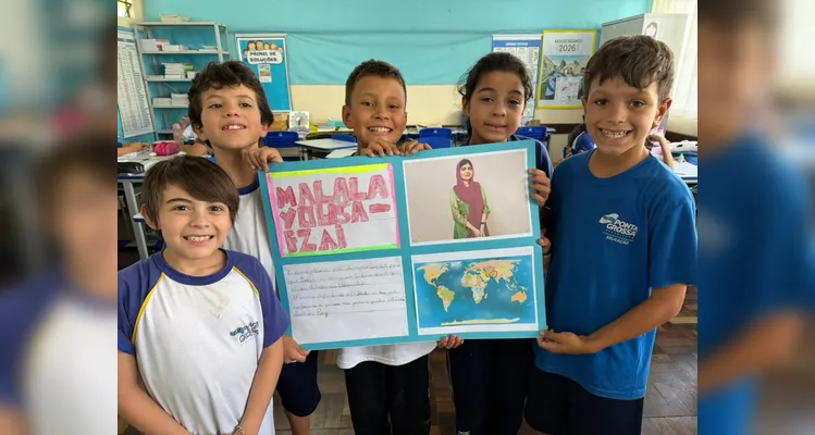 Como atividade, os alunos elaboraram cartazes sobre importantes mulheres da história do mundo.