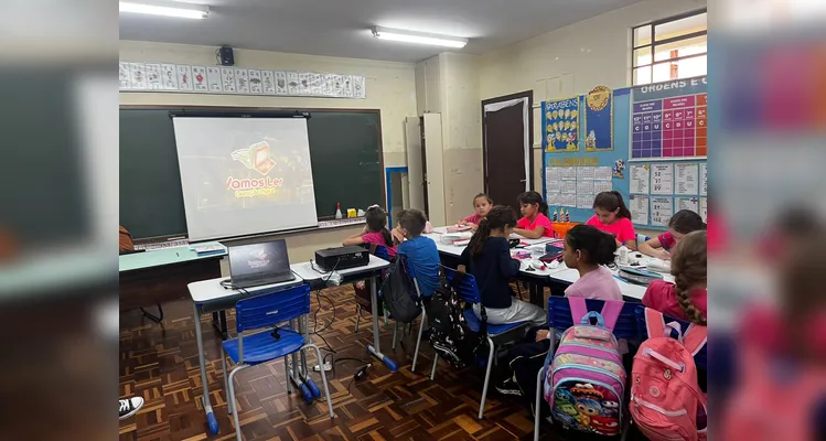 A turma assistiu ao conteúdo do Vamos Ler e produziu um painel especial, que trouxe importantes reflexões.