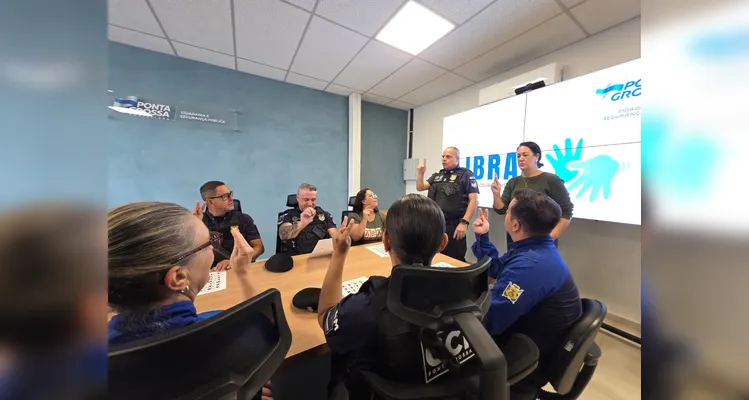 Ponta Grossa inicia novas turmas de Libras para servidores