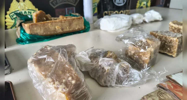 Operação do Choque prende mulher e apreende adolescente com drogas em PG