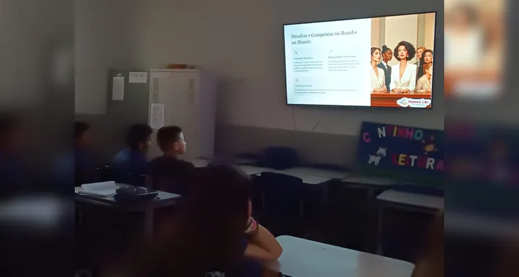 Confira as imagens do trabalho em sala de aula.