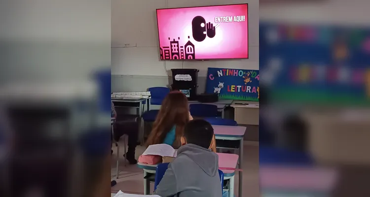 Confira as imagens do trabalho em sala de aula.