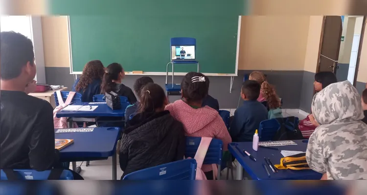 Veja a série de registros do amplo e diversificado trabalho em sala de aula.
