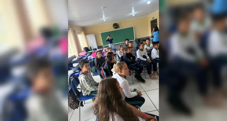 Veja a série de registros do amplo e diversificado trabalho em sala de aula.