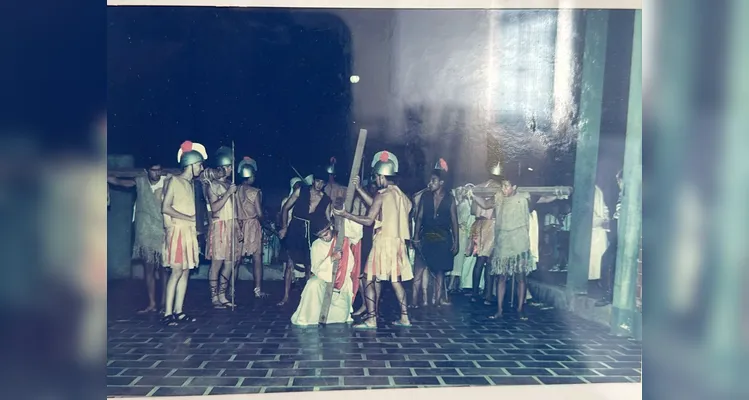 Paróquia Nossa Senhora de Fátima realiza 'Encenação da Paixão de Cristo' em PG