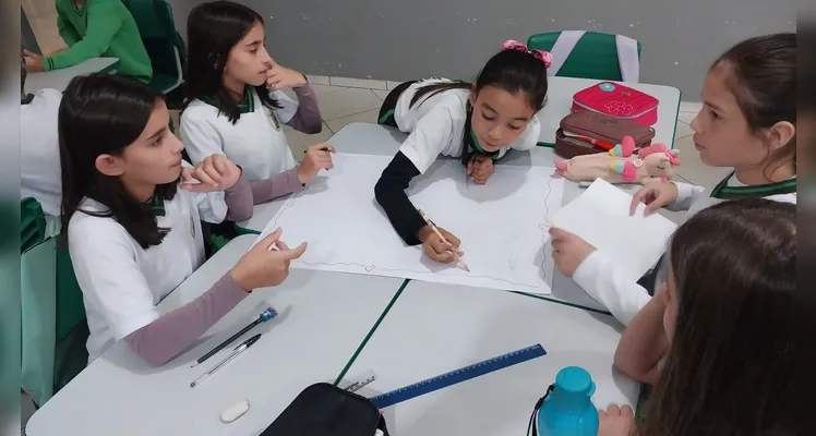 Confira a série de registros do amplo trabalho aplicado em sala de aula.