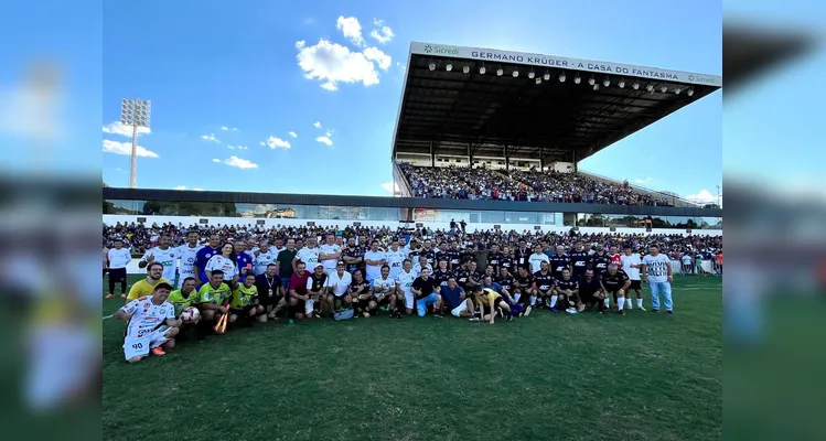 ‘Golaço de Páscoa’ reúne três mil pessoas no Germano Krüger e celebra solidariedade em PG