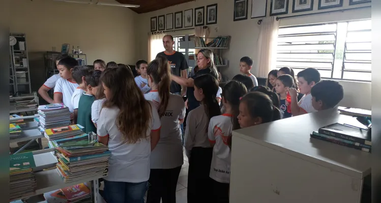 Confira a série de registros do trabalho de leitura realizado na biblioteca.