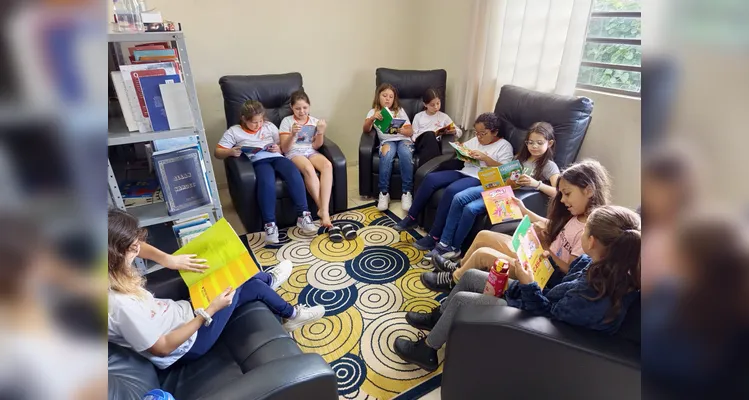 Confira a série de registros do trabalho de leitura realizado na biblioteca.