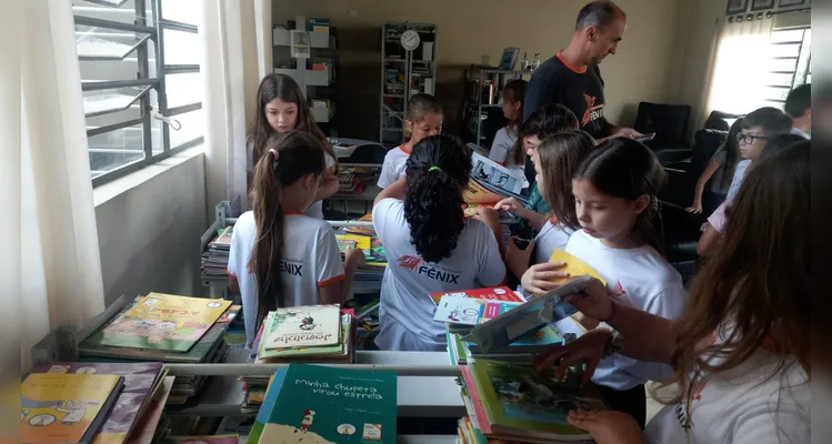 Confira a série de registros do trabalho de leitura realizado na biblioteca.