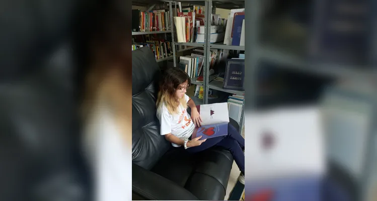 Confira a série de registros do trabalho de leitura realizado na biblioteca.