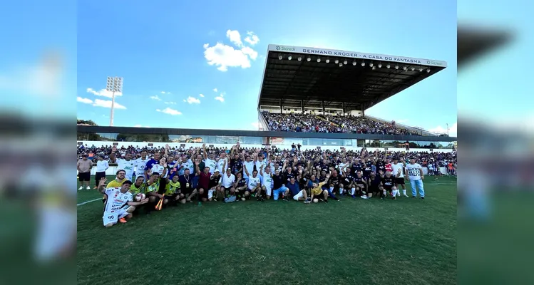Prefeitos e lideranças municipais participaram de um amistoso especial.