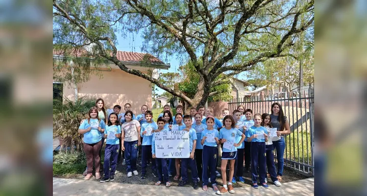 Confira a série de registros e o amplo trabalho realizado pelos alunos dentro e fora da sala de aula.