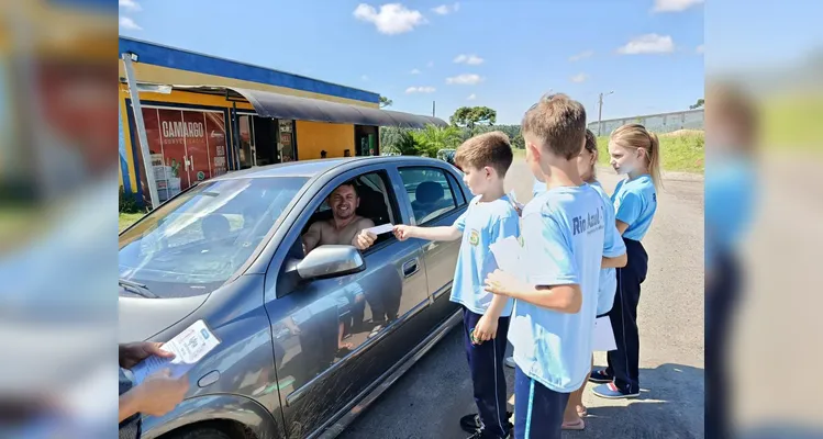 Confira a série de registros e o amplo trabalho realizado pelos alunos dentro e fora da sala de aula.