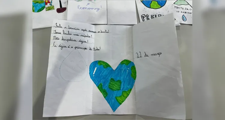 Os alunos também confeccionaram e distribuíram panfletos informativos para colegas e funcionários da escola.