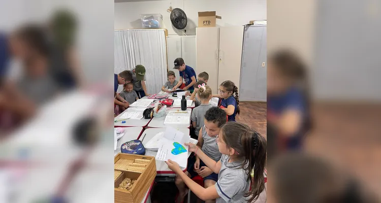 Os alunos também confeccionaram e distribuíram panfletos informativos para colegas e funcionários da escola.