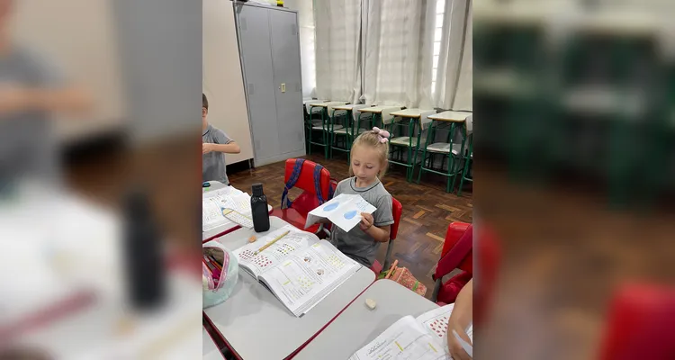 Os alunos também confeccionaram e distribuíram panfletos informativos para colegas e funcionários da escola.