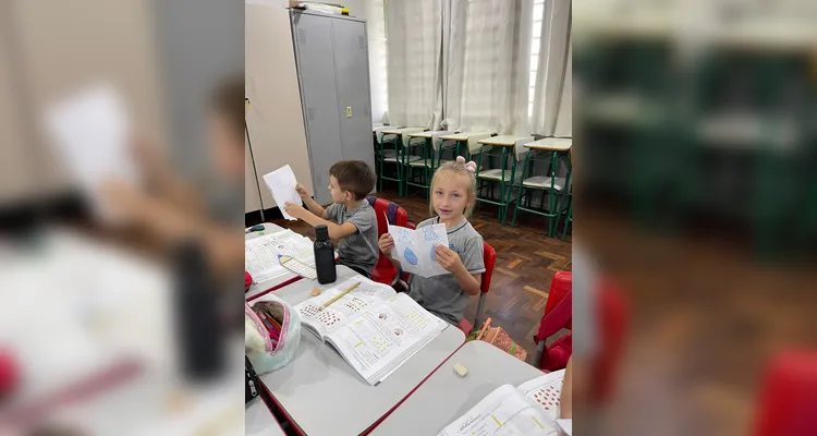 Os alunos também confeccionaram e distribuíram panfletos informativos para colegas e funcionários da escola.