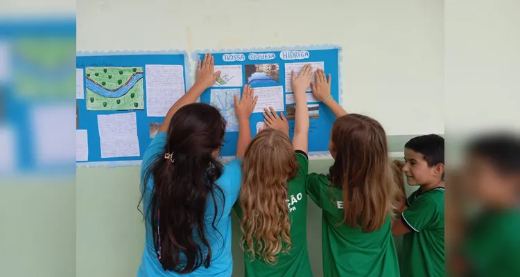 Veja os registros do amplo trabalho em sala de aula.