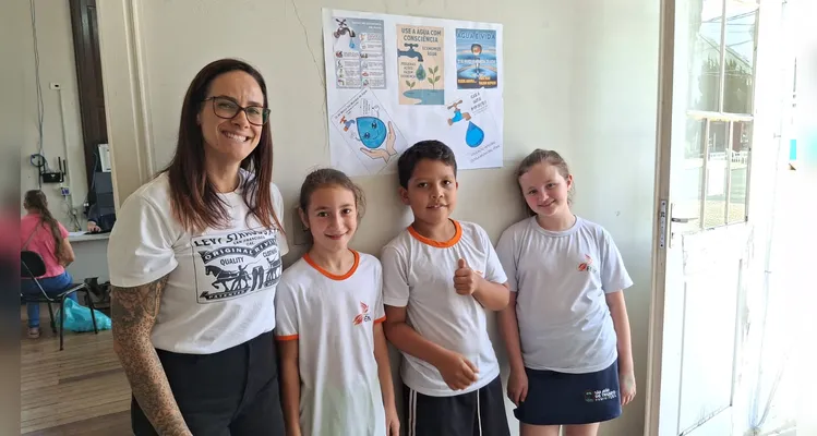 Veja a série de registros do amplo trabalho da classe em diferentes momentos.