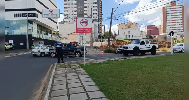 Acidente na rotatória dos Tropeiros mobiliza Patrulhamento Viário em Ponta Grossa