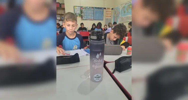 A classe assistiu ao conteúdo do Vamos Ler e realizou rodas de conversa sobre o uso consciente da água, seguidas da produção de desenhos representando diferentes formas de utilização no cotidiano,