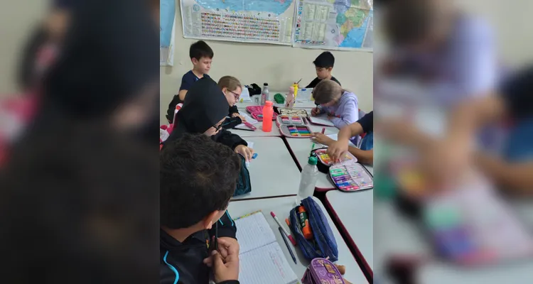 A classe assistiu ao conteúdo do Vamos Ler e realizou rodas de conversa sobre o uso consciente da água, seguidas da produção de desenhos representando diferentes formas de utilização no cotidiano,