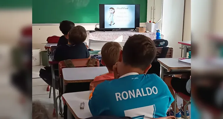 Trabalho em sala de aula teve diversificados momentos; confira.