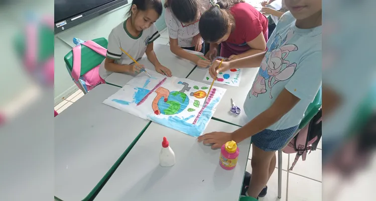 Veja como foi o trabalho em sala de aula.