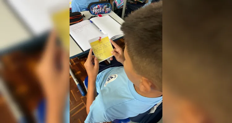 A turma também realizou extensas ações com o gênero textual bilhete.