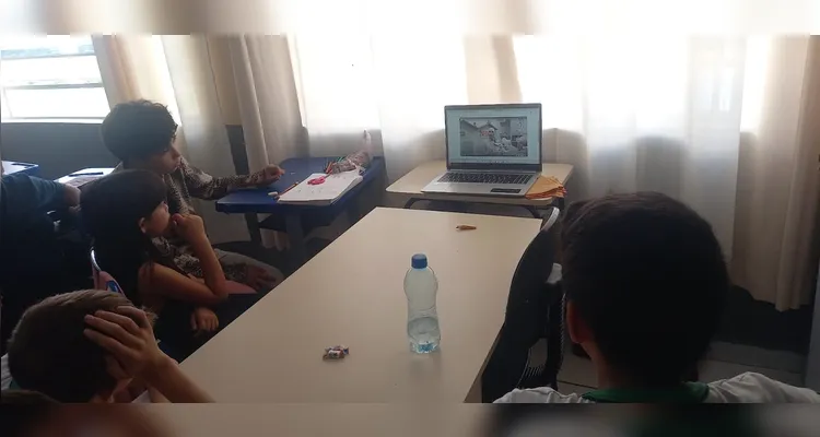 Veja como foi a proposta em sala de aula.