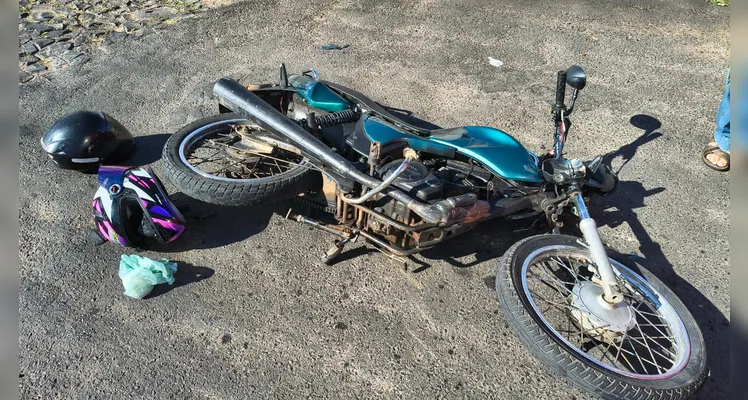Motociclista fica ferido após colisão com caminhonete em Ponta Grossa