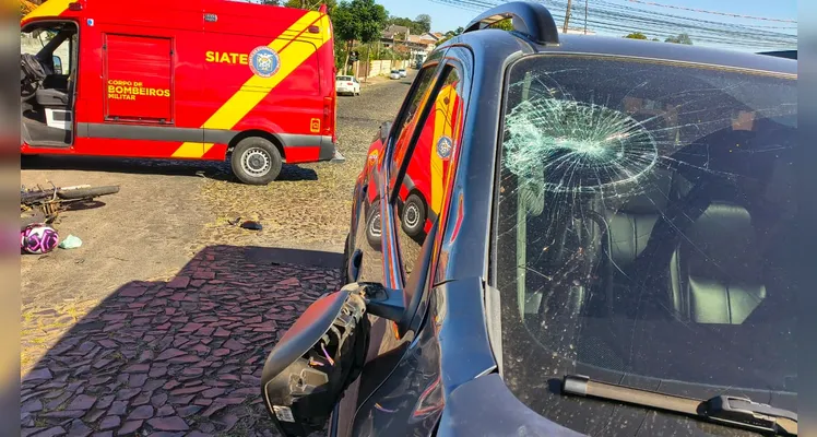 Motociclista fica ferido após colisão com caminhonete em Ponta Grossa